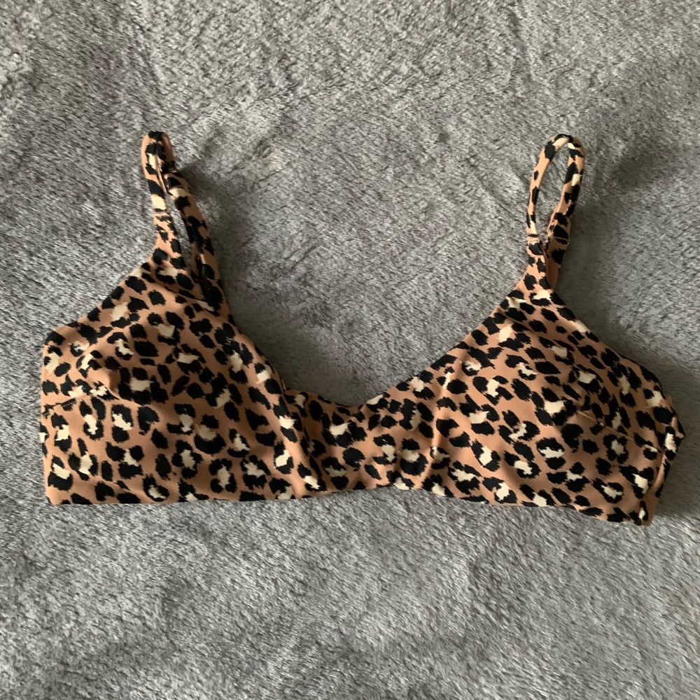 Aerie Cheetah Bikini Top || Size M